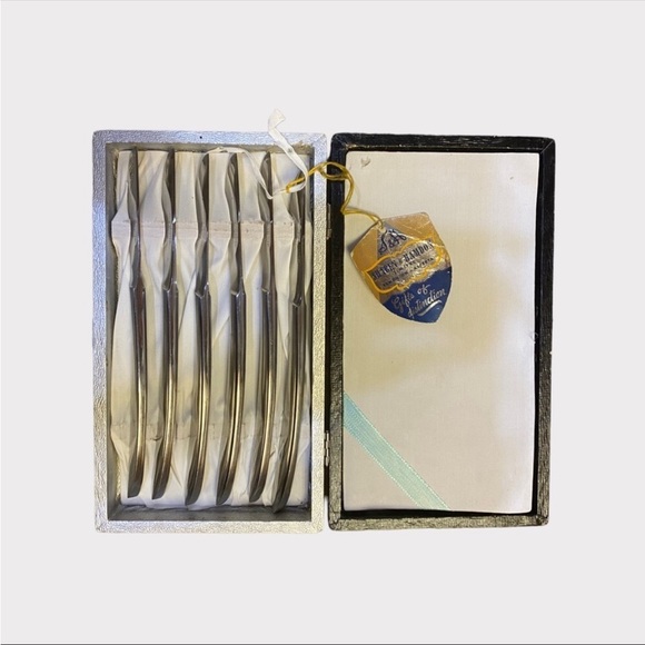 Vintage | Stainless Steel Butter Knife Set (SC) - Picture 7 of 8